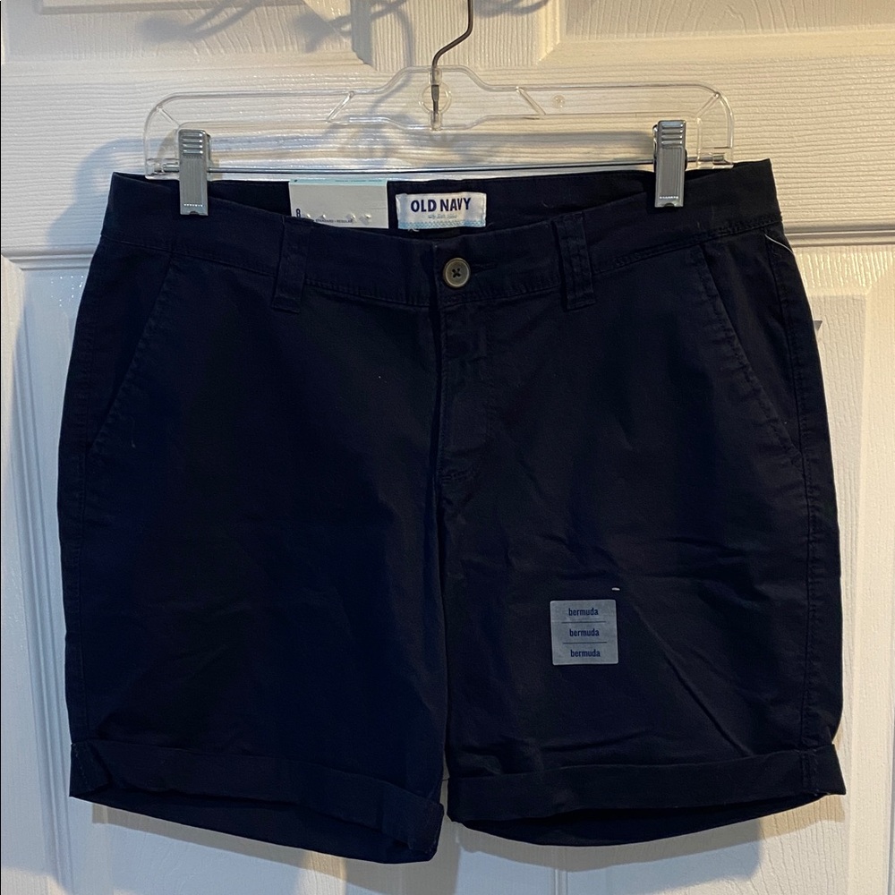 Old navy blue bermuda shorts size 8 NEW